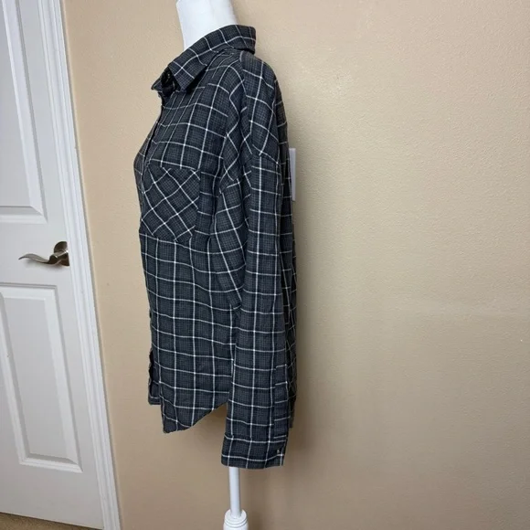 Brandy Melville Oversized Button Down Flannel - Picture 4 of 10